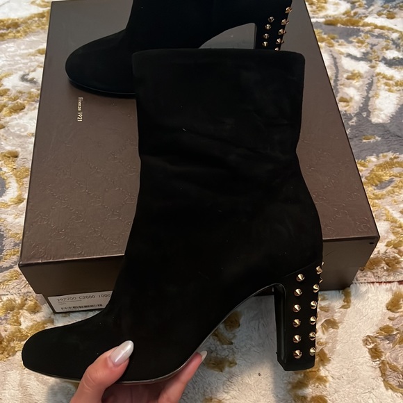 Gucci suede studded boots have been worn size 38 - Picture 2 of 13